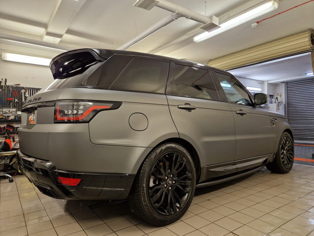 Range Rover Side